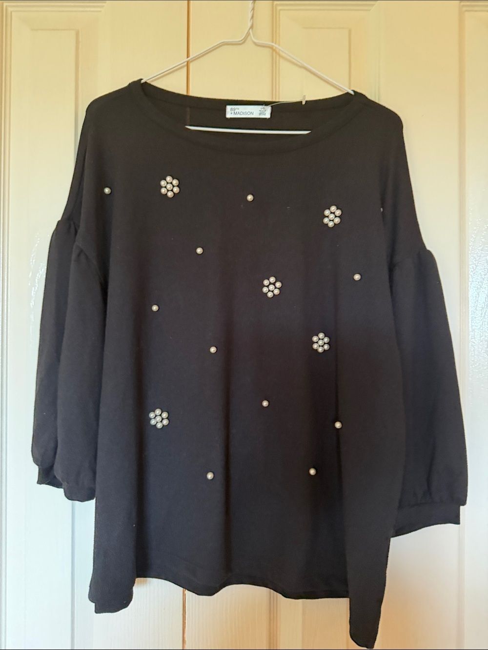 89th & Madison Black Embellished Pearl Floral Sweatshirt